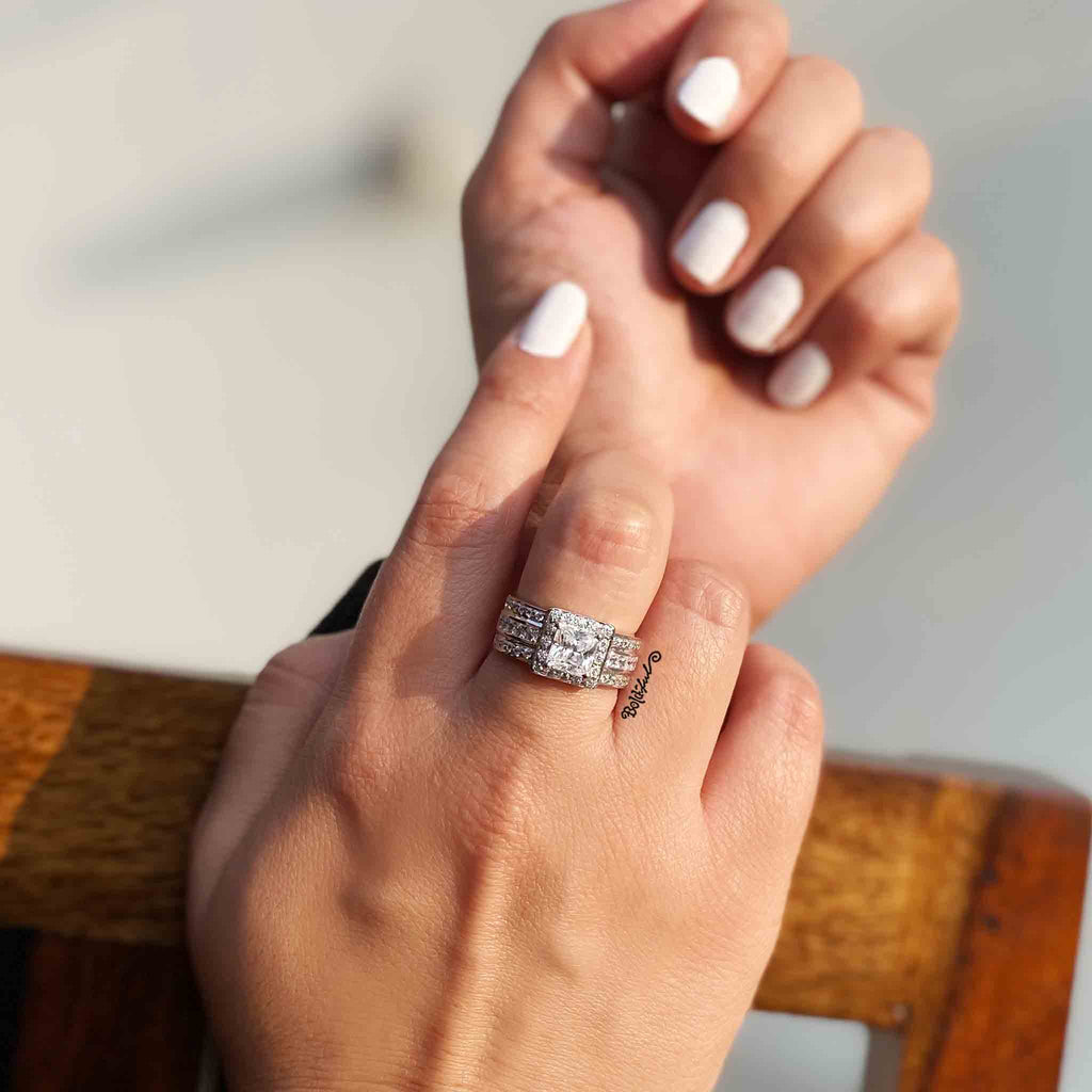 Distingué Square Cocktail Ring - Boldiful