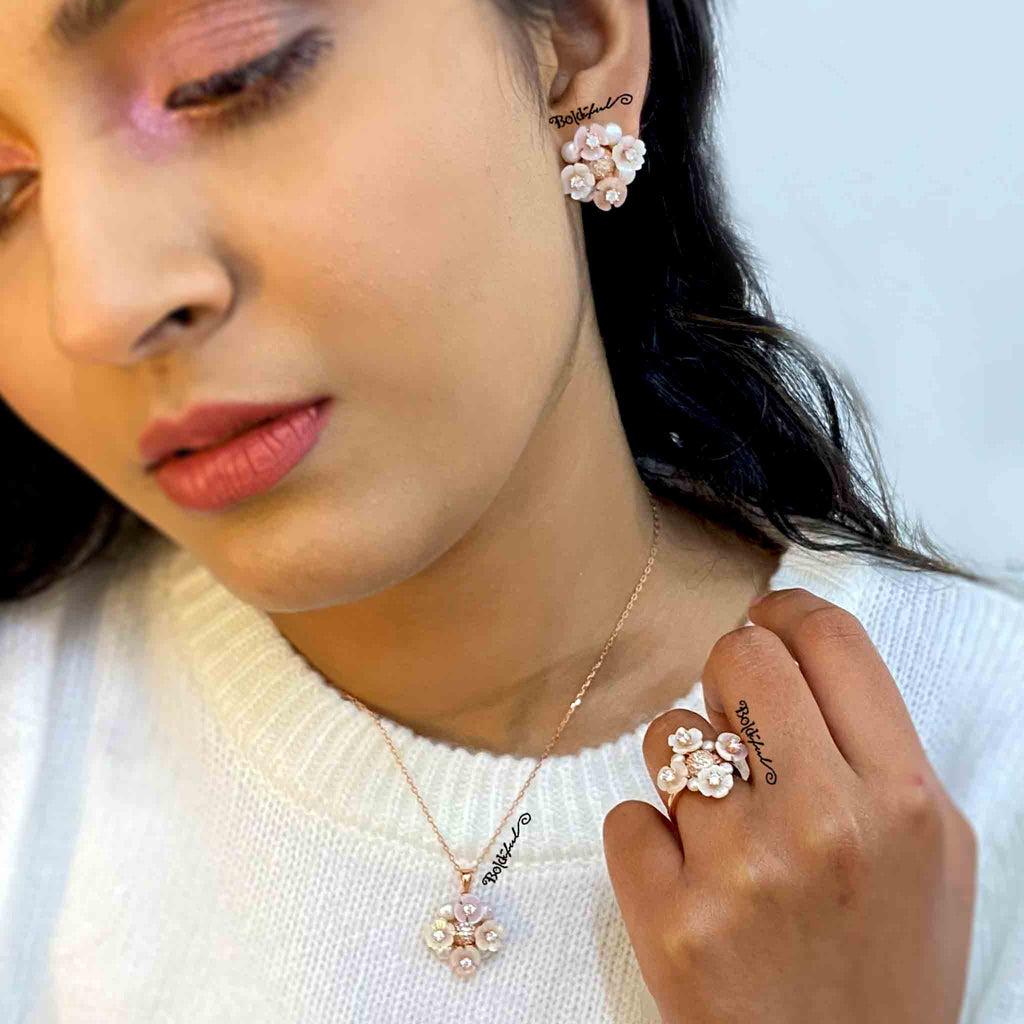 Pearly Bahara Pendant - Boldiful