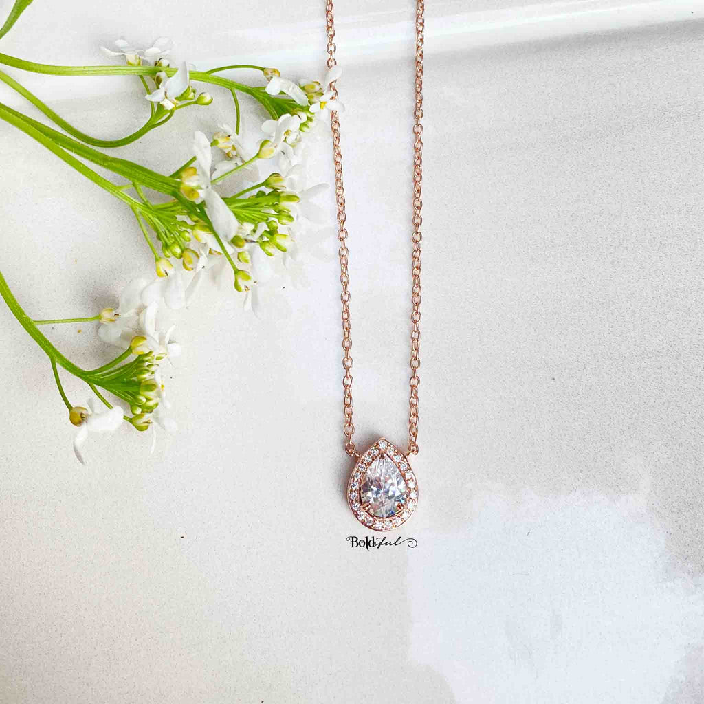 Perky Minimal Silver Pendant - Boldiful