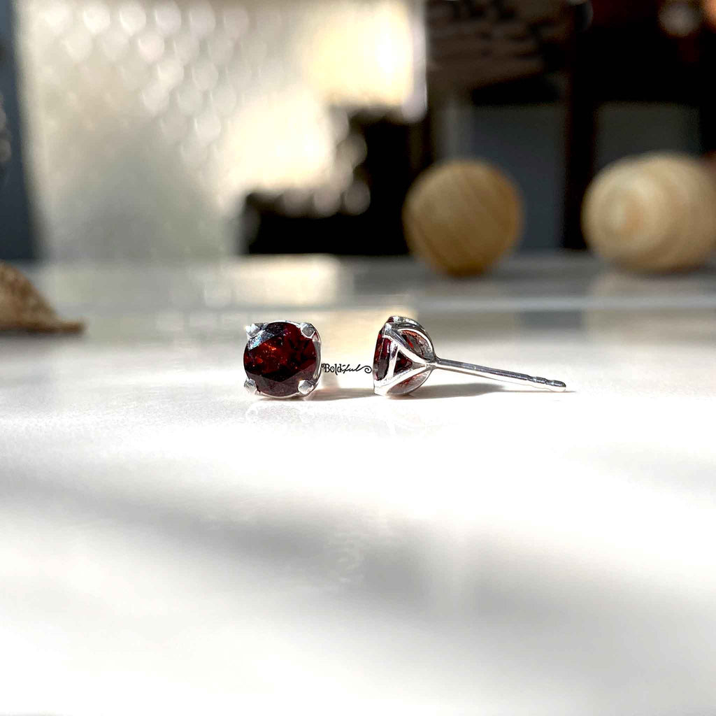 Petite Garnet ear studs - Boldiful
