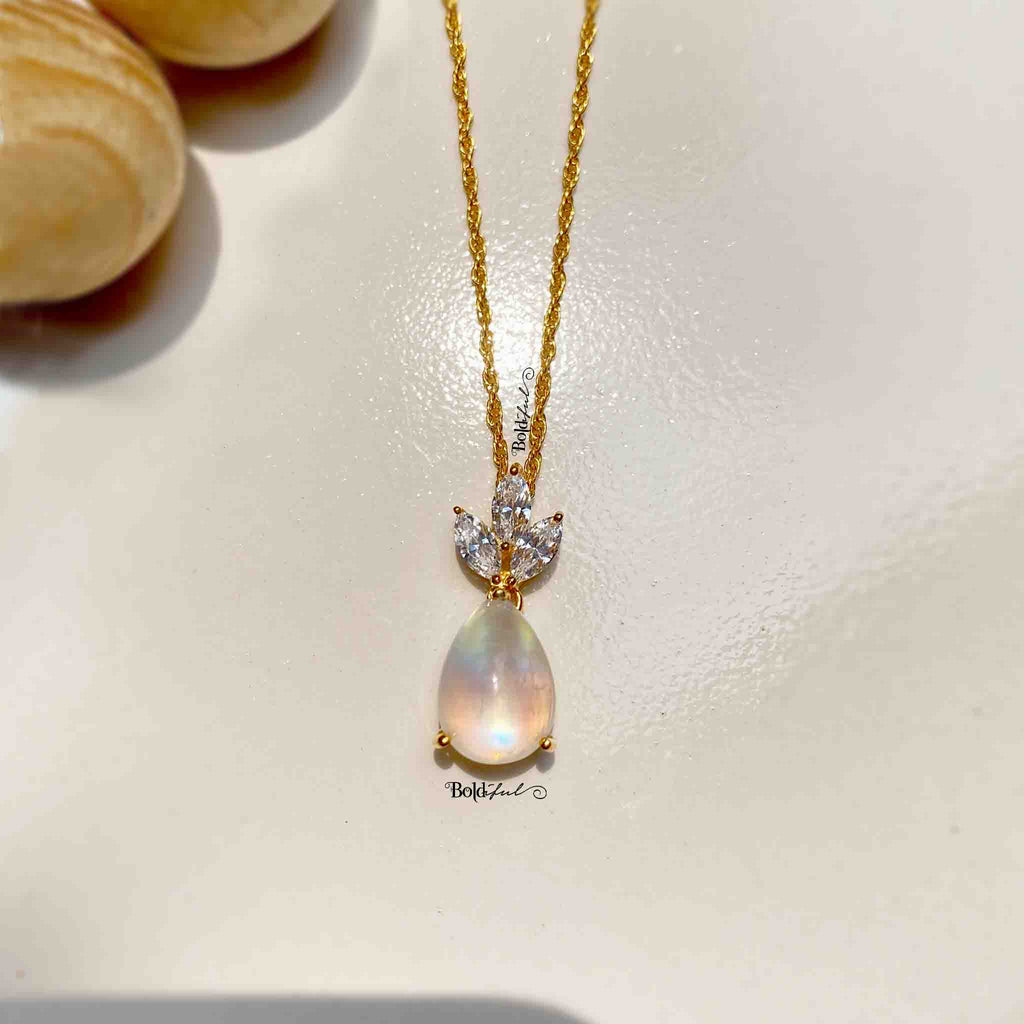 Runic Minimal Pendant - Boldiful