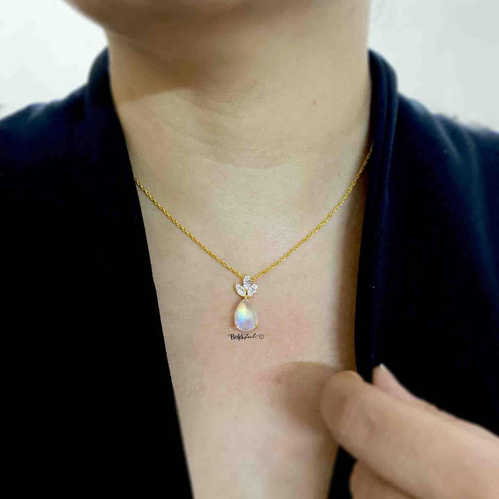 Runic Minimal Pendant - Boldiful