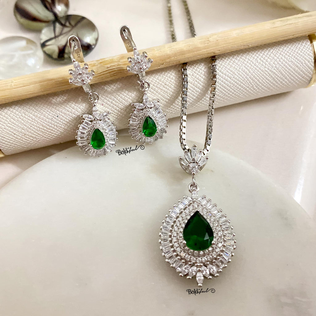Sleek Green Pear Cut Pendant Set - Boldiful