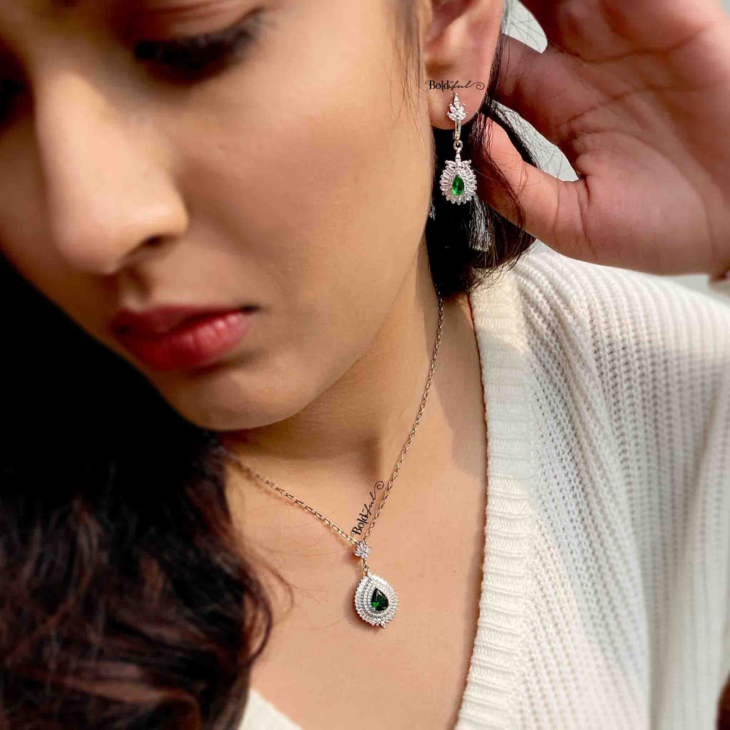 Sleek Green Pear Cut Pendant Set - Boldiful