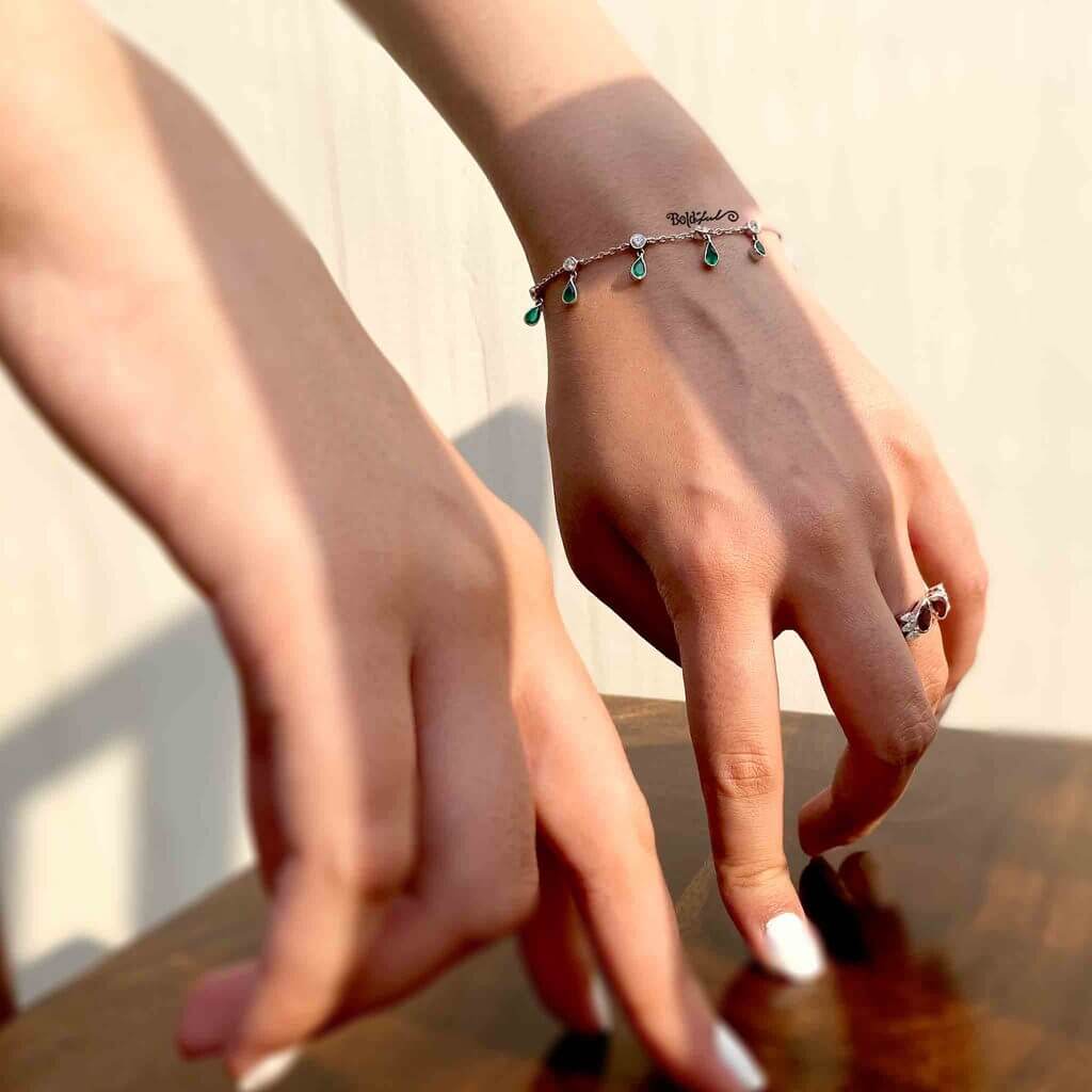 Swingy Charm Bracelet - Boldiful