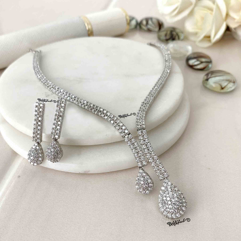 Urbane Silver Necklace Set - Boldiful