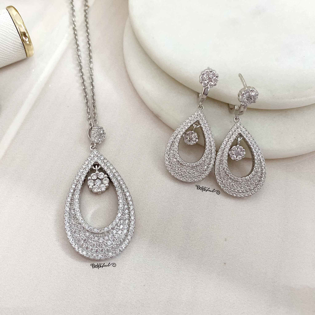 Chic Silver Pendant Set - Main Image