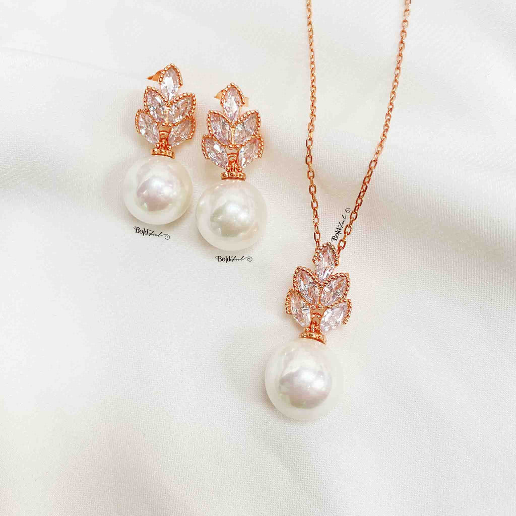 Classy Pearl Pendant Set - Boldiful