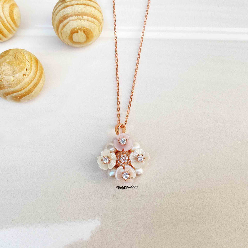 Pearly Bahara Pendant - Boldiful